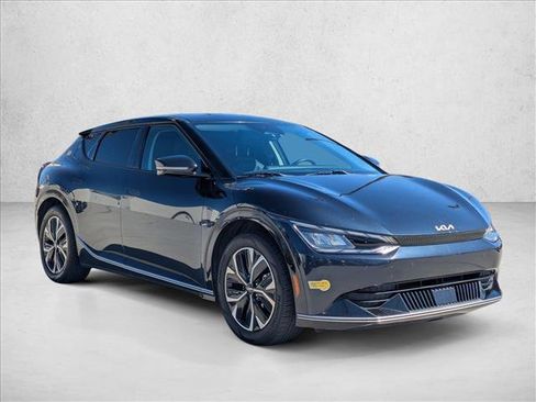 Used 2022 Kia EV6 Wind image 3