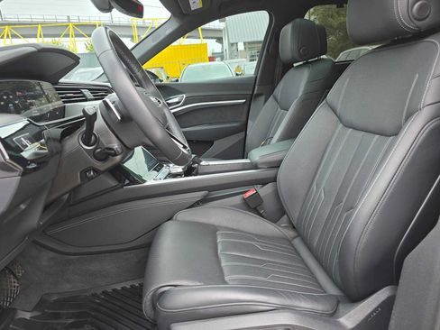 Used 2023 Audi e-tron S Premium Plus AWD/4WD image 19