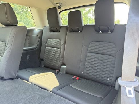 Certified 2025 Nissan Pathfinder SV image 27