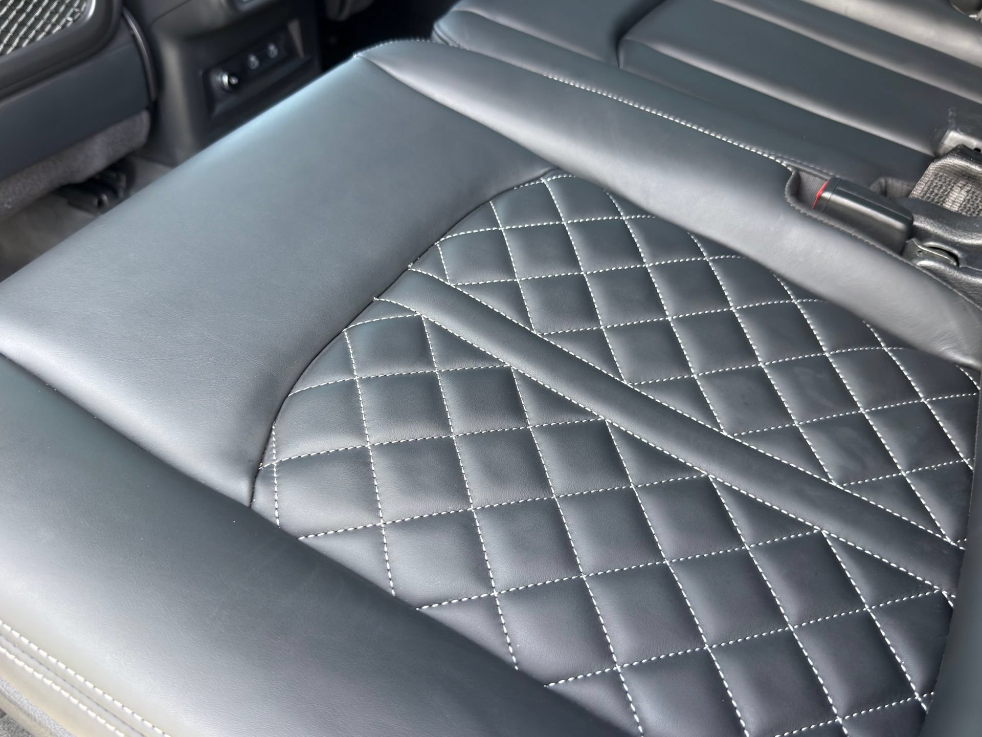 Certified 2024 Audi SQ7 Premium Plus w/ Carbon Package AWD/4WD image 35