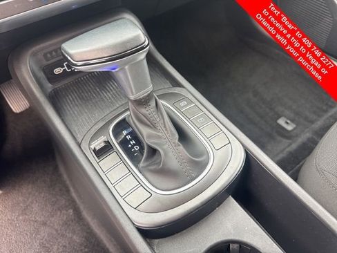 Used 2025 Hyundai Kona SEL image 25