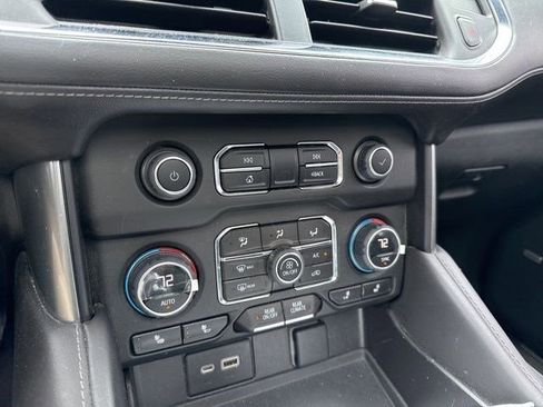 Used 2023 Chevrolet Tahoe Z71 w/ Luxury Package AWD/4WD image 38