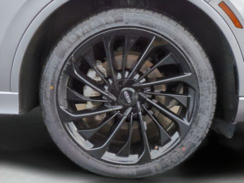 Used 2023 Lincoln Aviator Reserve w/ Equipment Group 201A image 10