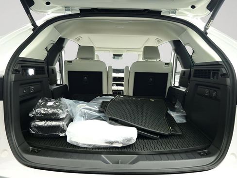 New 2026 MAZDA CX-90 Plug-In Hybrid w/ Premium Plus image 9