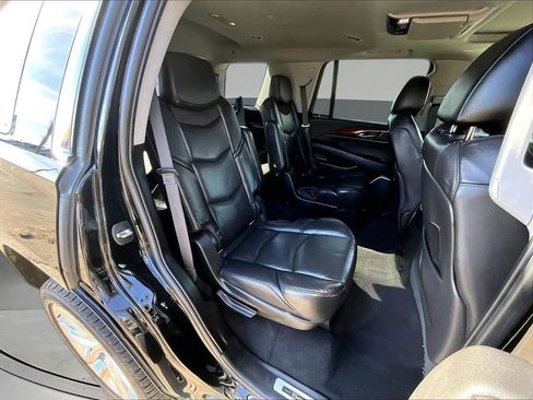 Used 2019 Cadillac Escalade Premium Luxury AWD/4WD image 23