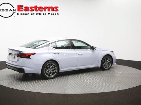 Used 2023 Nissan Altima 2.0 SR FWD image 41