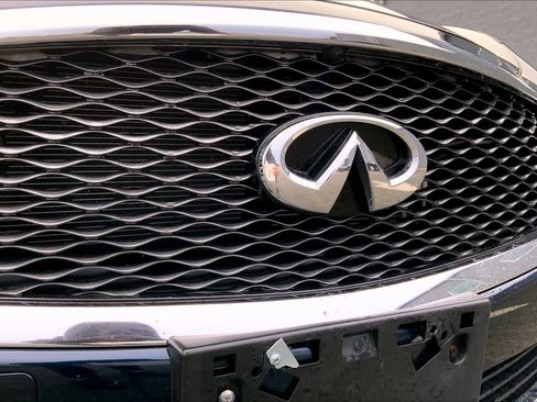 Used 2016 INFINITI Q70 3.7 AWD/4WD image 30