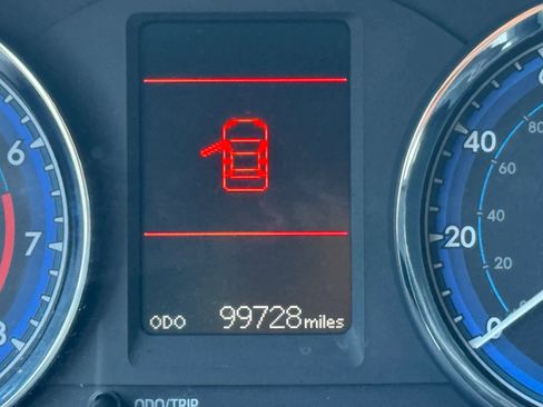 Used 2018 Toyota Corolla LE image 10