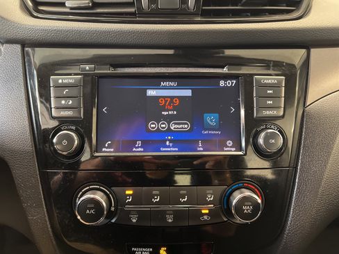 Used 2022 Nissan Rogue Sport S image 15