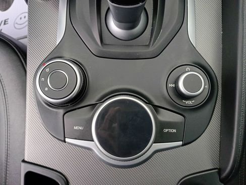 Used 2017 Alfa Romeo Giulia AWD image 36