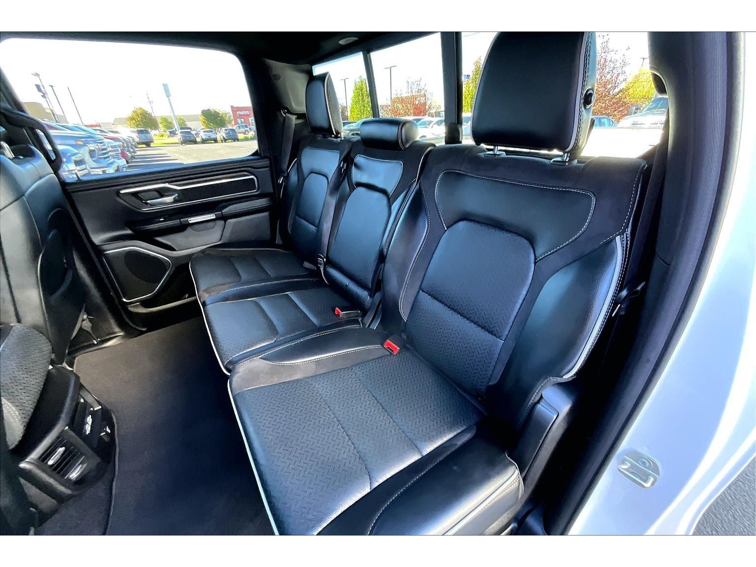 Used 2025 RAM 1500 Laramie AWD/4WD image 28
