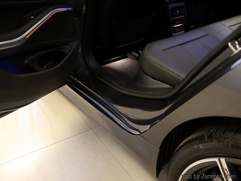 Certified 2022 BMW 330i xDrive Sedan AWD/4WD image 27