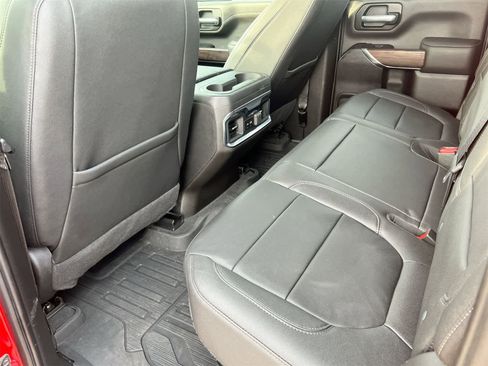 Used 2022 GMC Sierra 2500 SLT w/ SLT Preferred Package image 18