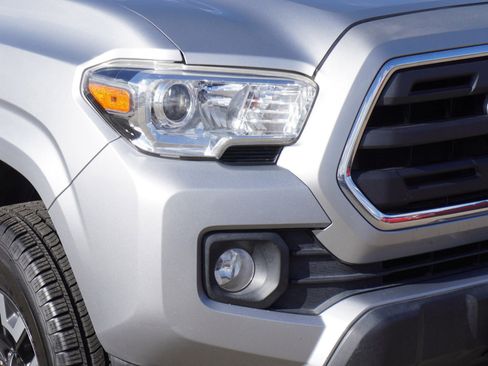 Used 2019 Toyota Tacoma SR5 image 3
