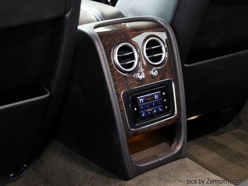 Used 2018 Bentley Flying Spur V8 image 18