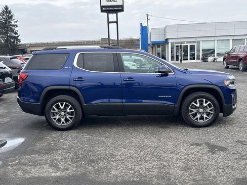 Used 2023 GMC Acadia SLE w/ Driver Convenience Package image 2