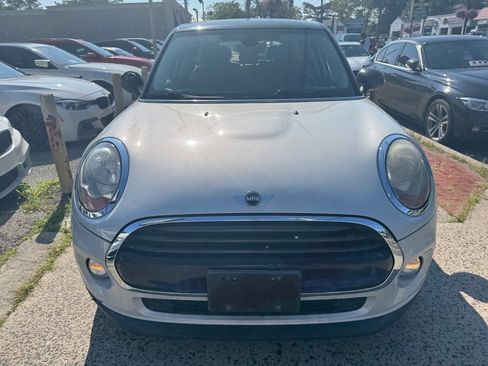 Used 2017 MINI Cooper 4-Door Hardtop image 10