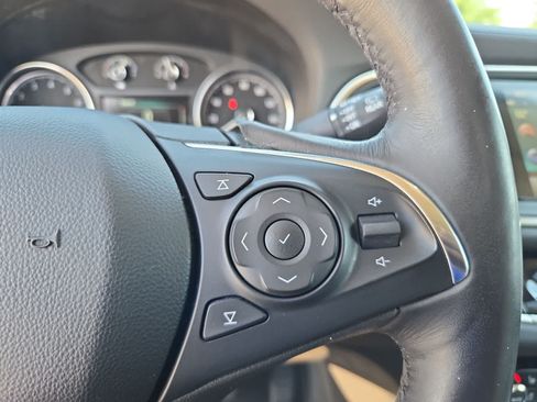 Used 2018 Buick Enclave Premium w/ Experience Buick Package FWD image 24