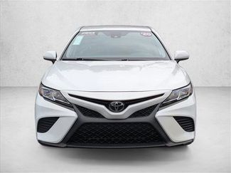 Used 2020 Toyota Camry SE video 2