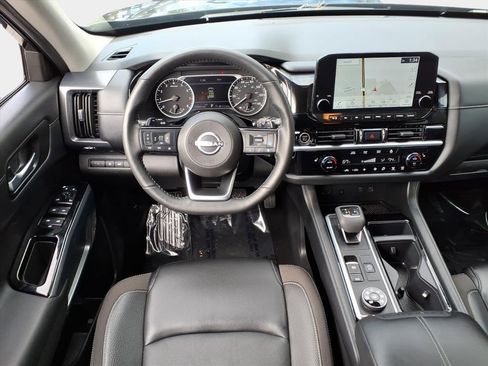 Used 2024 Nissan Pathfinder SL image 21