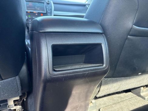 Used 2016 Toyota Camry SE w/ Moonroof Package FWD image 16