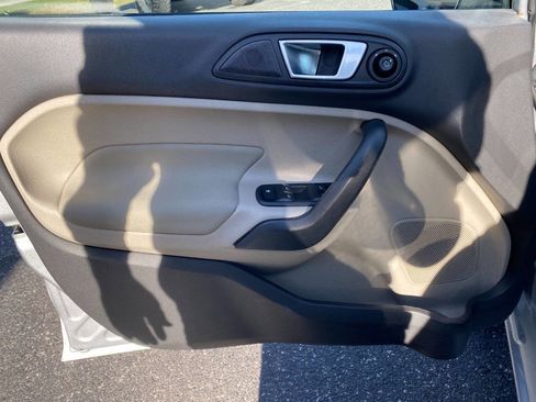 Used 2015 Ford Fiesta SE w/ Exterior Protection Package image 11