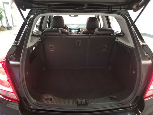 Used 2019 Chevrolet Trax LT w/ LT Convenience Package AWD/4WD image 23