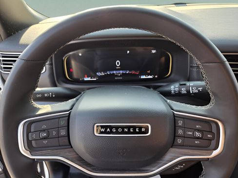 Used 2024 Jeep Wagoneer Series III image 23