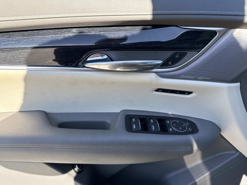 Certified 2025 Cadillac XT6 Premium Luxury image 20