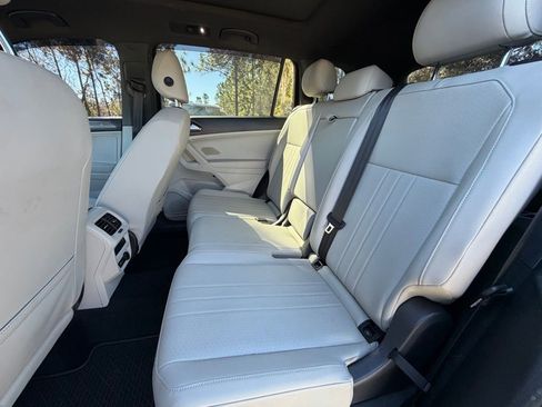 Used 2022 Volkswagen Tiguan SE R-Line image 21