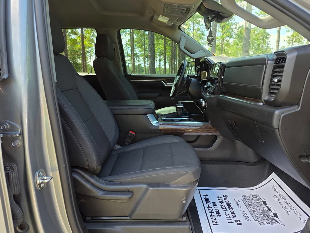 Used 2024 GMC Sierra 1500 Elevation w/ LPO, Elevation Black Package AWD/4WD image 23