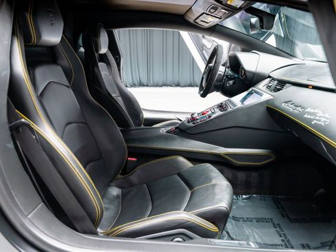 Used 2013 Lamborghini Aventador LP 700-4 image 64