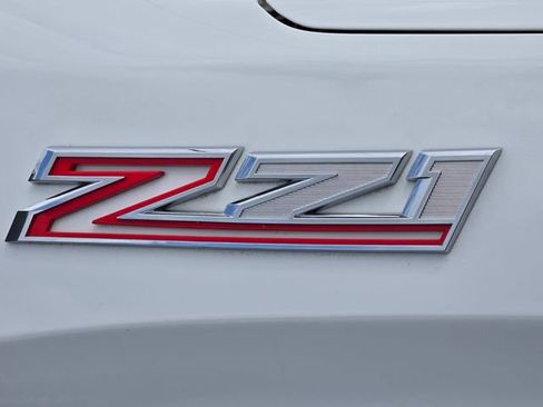 Used 2024 Chevrolet Silverado 1500 LT image 2