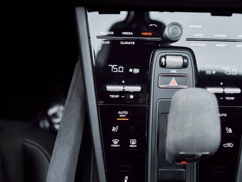 Used 2022 Porsche Cayenne Turbo GT image 68