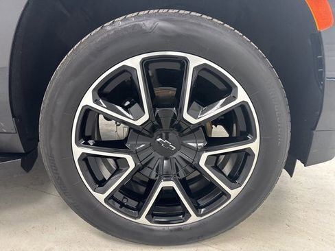 Used 2024 Chevrolet Suburban RST w/ Luxury Package image 39