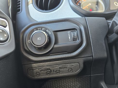 Used 2024 Jeep Wrangler Willys image 17