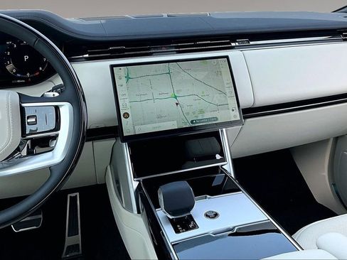 New 2026 Land Rover Range Rover SE image 6
