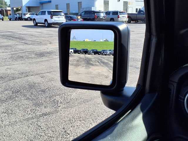 Used 2018 Jeep Wrangler Unlimited Sahara AWD/4WD image 16