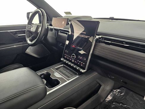 Used 2024 GMC Sierra EV Denali image 11