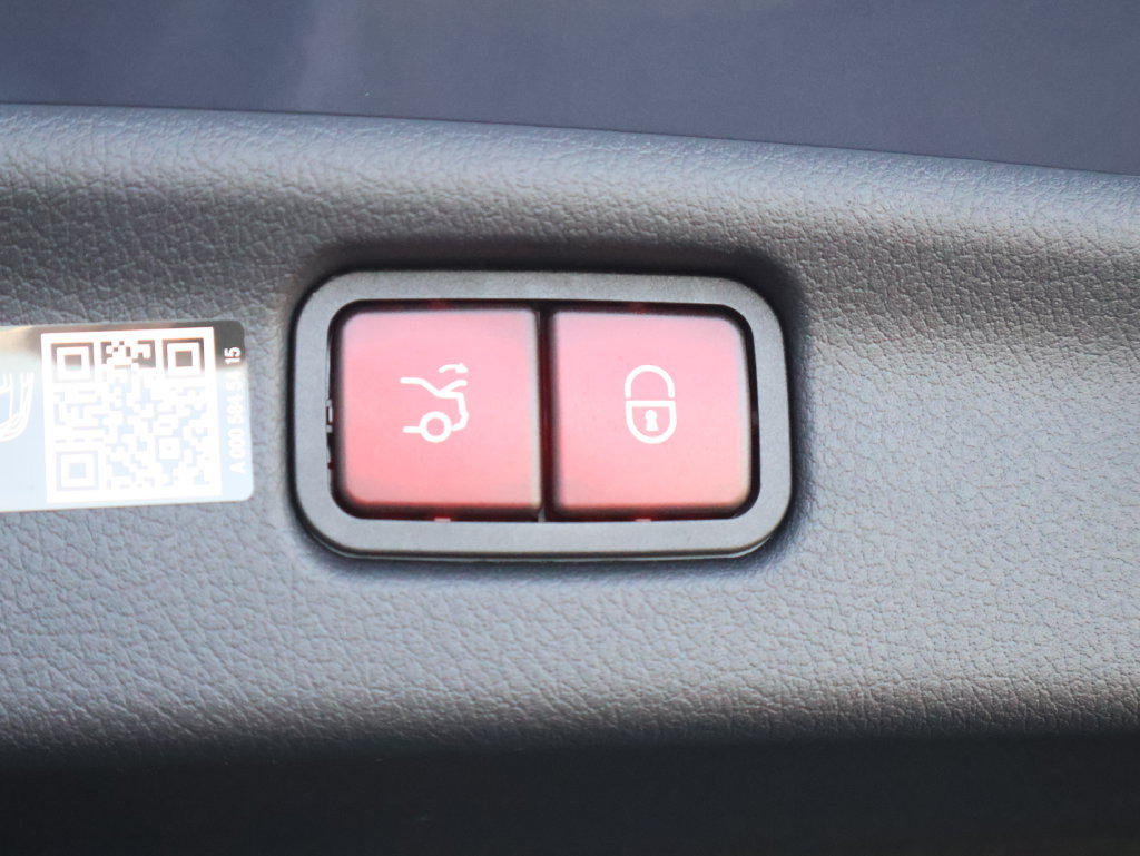 Used 2026 Mercedes-Benz C 300 4MATIC Sedan image 18