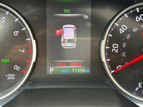 Certified 2022 Toyota RAV4 XLE image 32