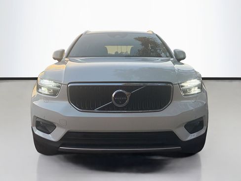 Used 2022 Volvo XC40 T5 Momentum image 8