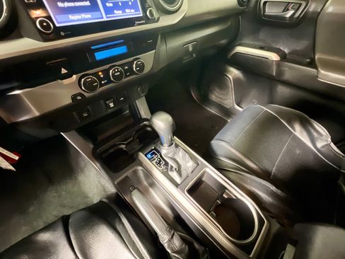 Used 2021 Toyota Tacoma SR5 image 25