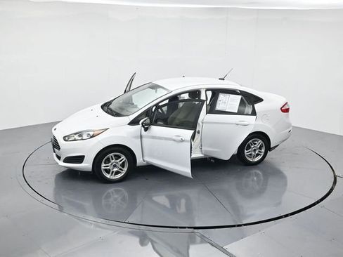 Used 2018 Ford Fiesta SE image 45