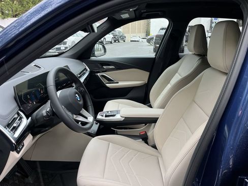 Used 2025 BMW X1 xDrive28i w/ Technology Package image 11