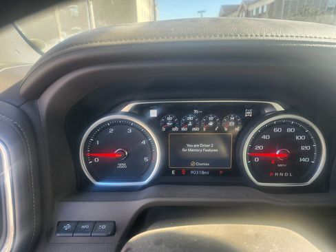 Used 2023 Jeep Grand Cherokee Limited w/ Black Appearance Package image 14