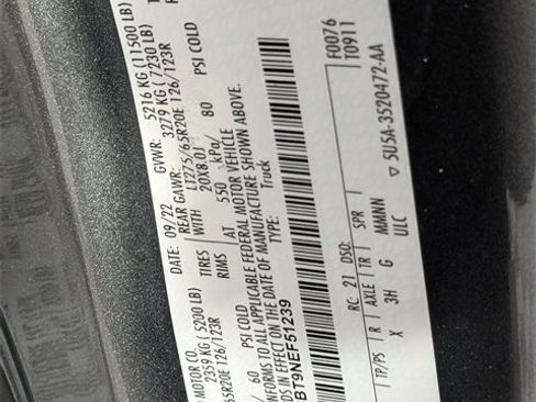 Used 2022 Ford F350 Platinum w/ FX4 Off-Road Package image 39