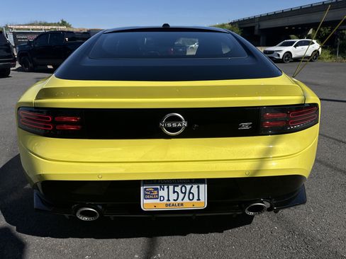Used 2024 Nissan Z Performance w/ Floor Mat Package RWD image 4