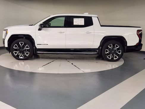Used 2025 GMC Sierra EV Denali AWD/4WD image 5