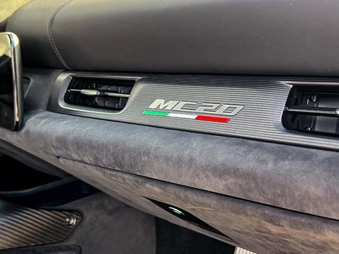Used 2022 Maserati MC20 Coupe image 13